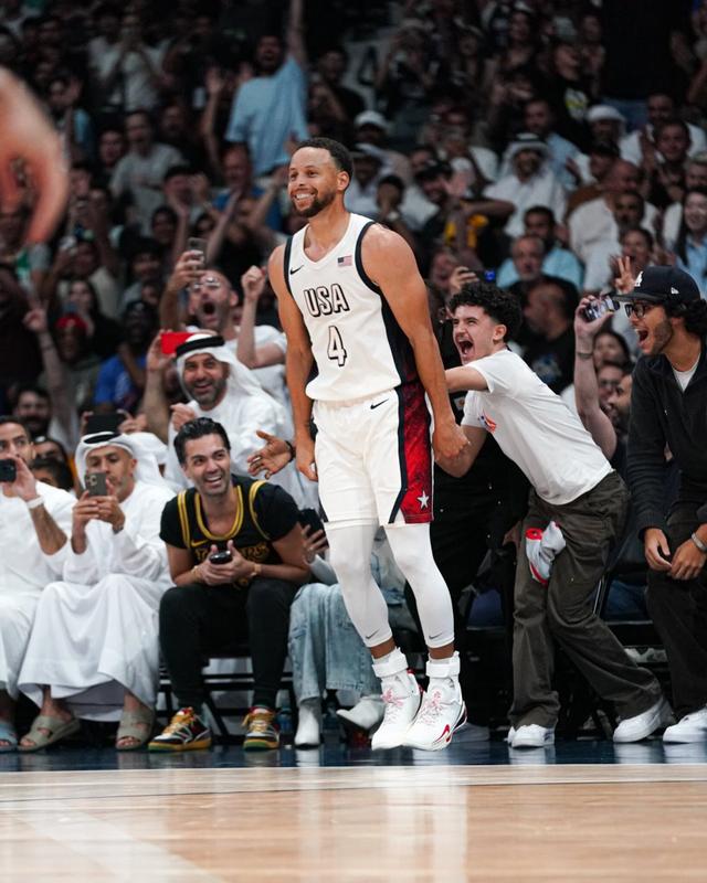 爱游戏-Uzi迎来十五赛季出色发挥，塞尔维亚队观众热烈欢呼！的简单介绍