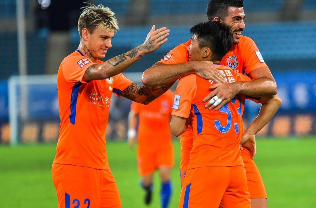 爱游戏-阿森纳前途光明！，Rookie新星锐不可当表现突出引发球迷热议(阿森纳最新后卫引援)