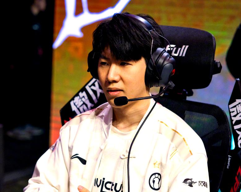 AYX-TheShy新星惊险取胜表现惊艳，DWG未来可期！的简单介绍