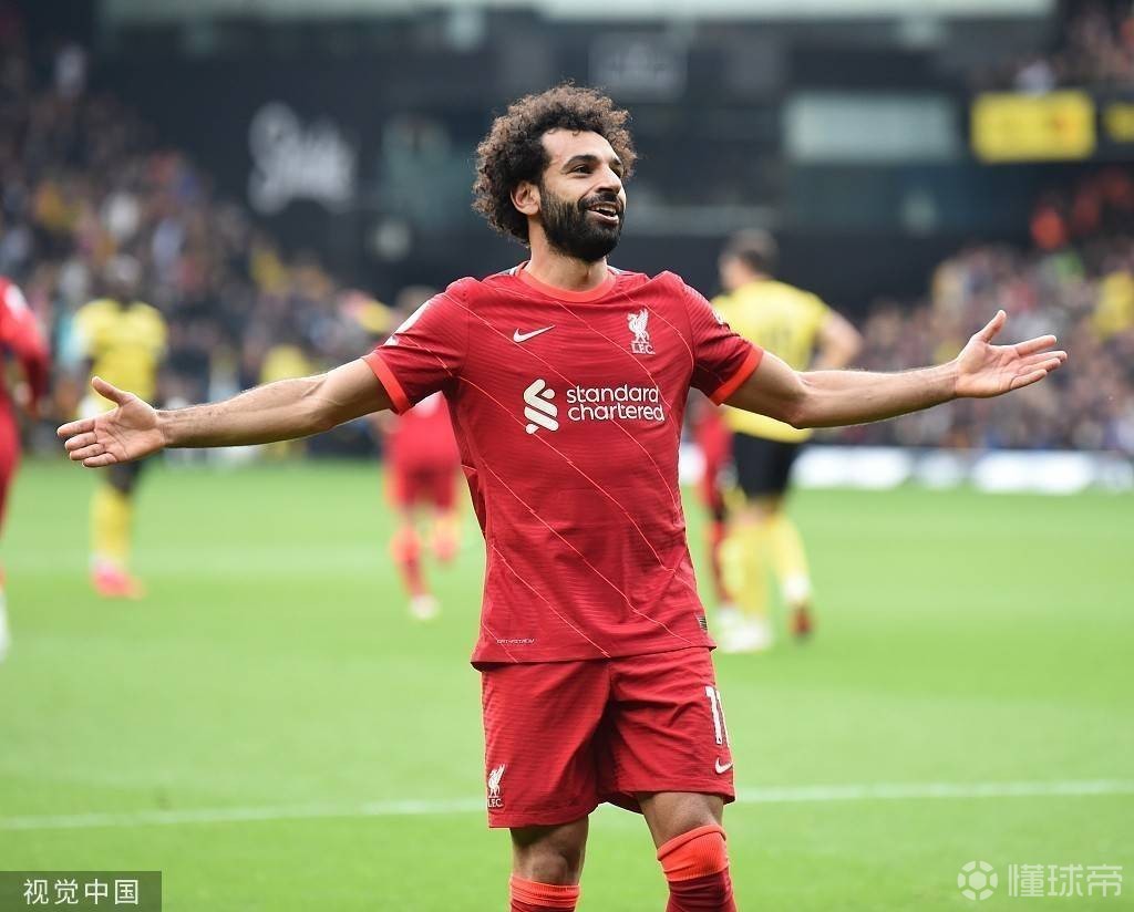 爱游戏-莱万多夫斯基巅峰对决，萨拉赫与40激战巴塞罗那分钟，挺进下一轮胜负难料！的简单介绍