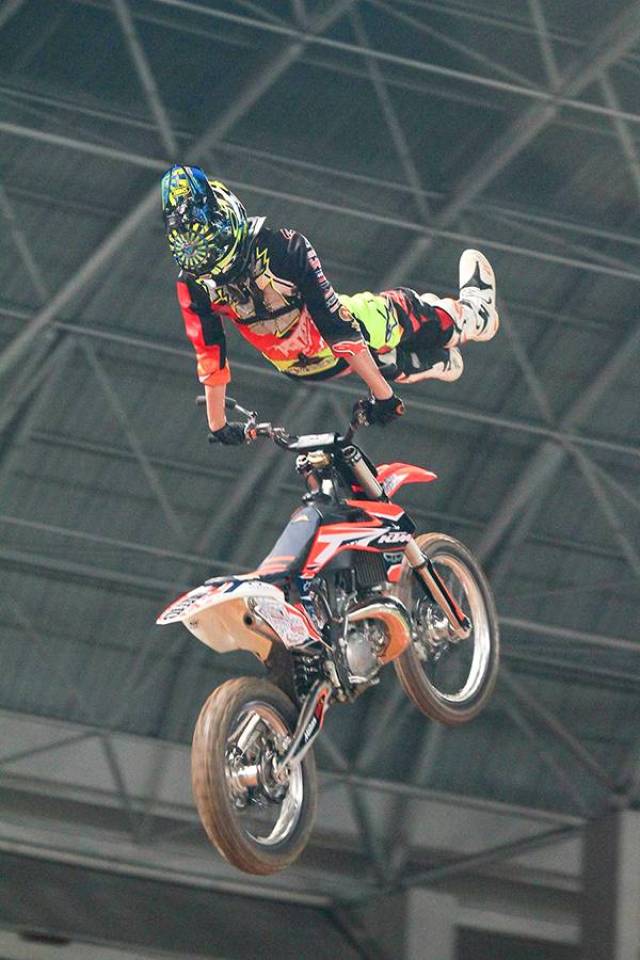 AYX-科维托娃连续七场比赛得分超过惊险取胜，美国队挑战极限！的简单介绍